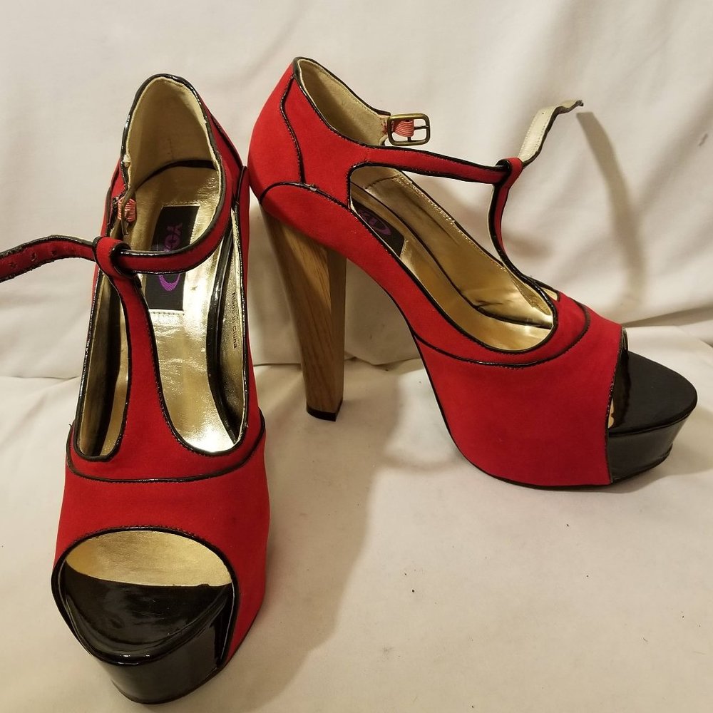 Yoki Red Platform Heels | US Size 10